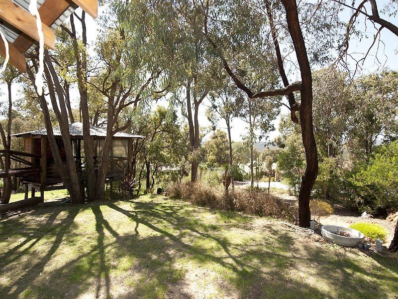 28 Valley Road, Kalamunda WA 6076