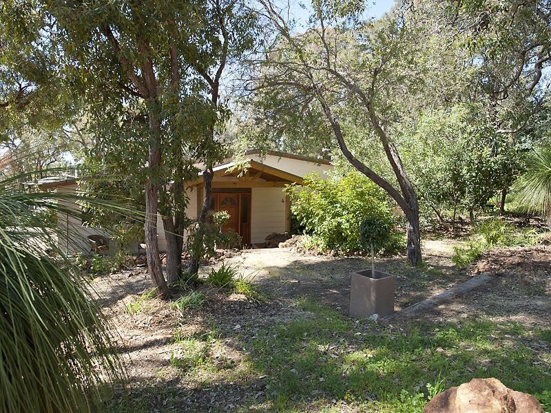 28 Valley Road, Kalamunda WA 6076