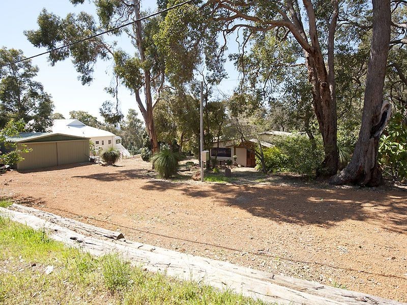 28 Valley Road, Kalamunda WA 6076