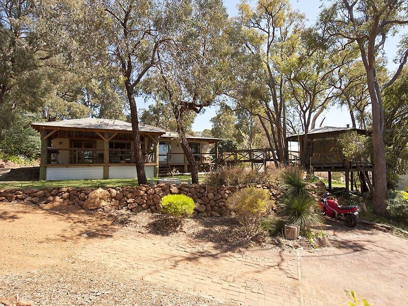 28 Valley Road, Kalamunda WA 6076