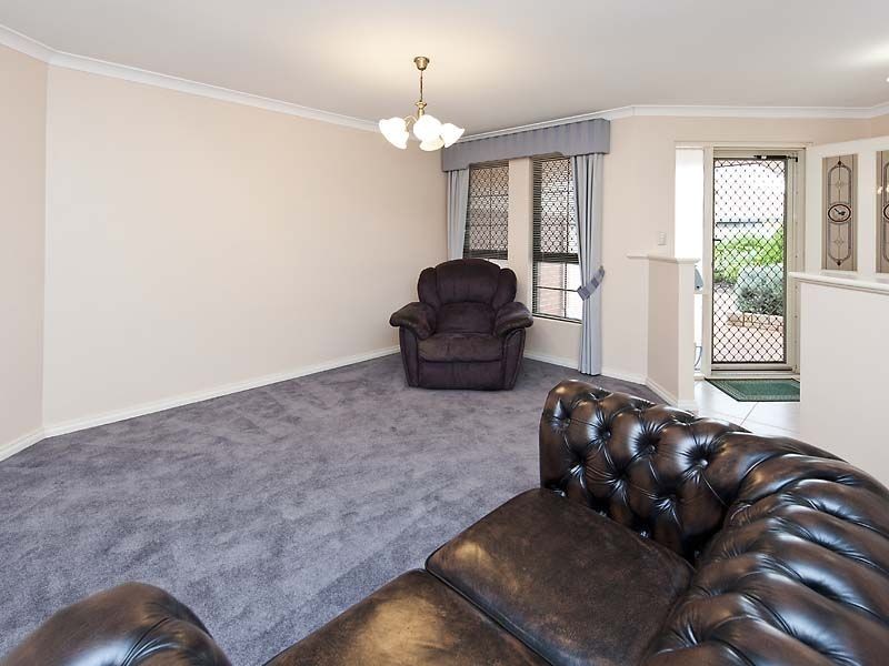 9 Pinker Crescent, Maida Vale WA 6057