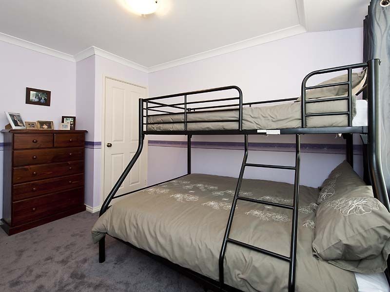 9 Pinker Crescent, Maida Vale WA 6057