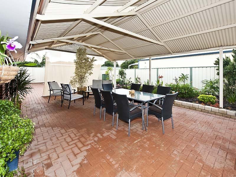 9 Pinker Crescent, Maida Vale WA 6057