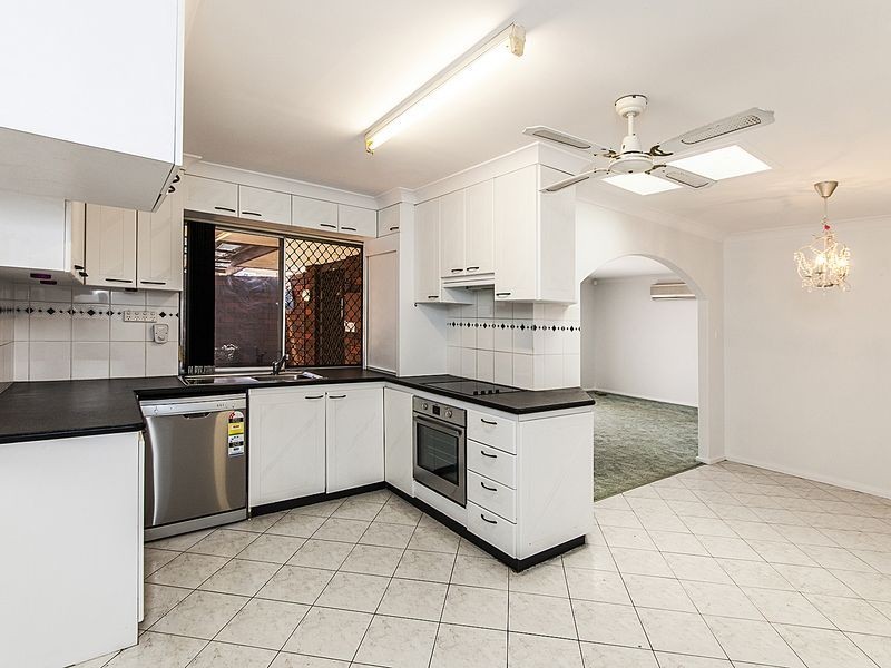 78 Blanchard Road, Swan View WA 6056