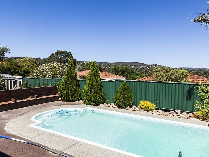 78 Blanchard Road, Swan View WA 6056