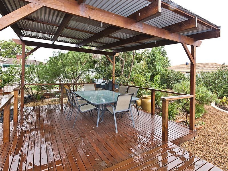 2 Hawk Court, High Wycombe WA 6057