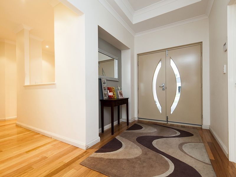 16 Brittain Road, Wattle Grove WA 6107