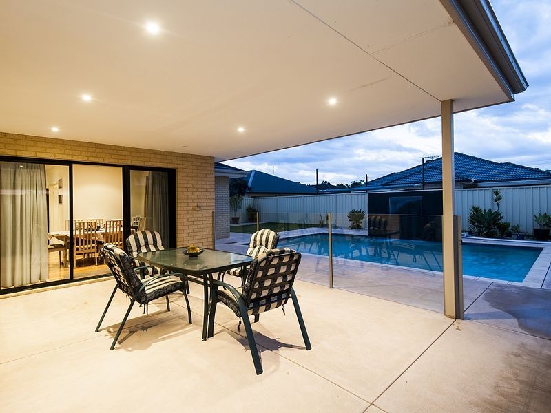 16 Brittain Road, Wattle Grove WA 6107