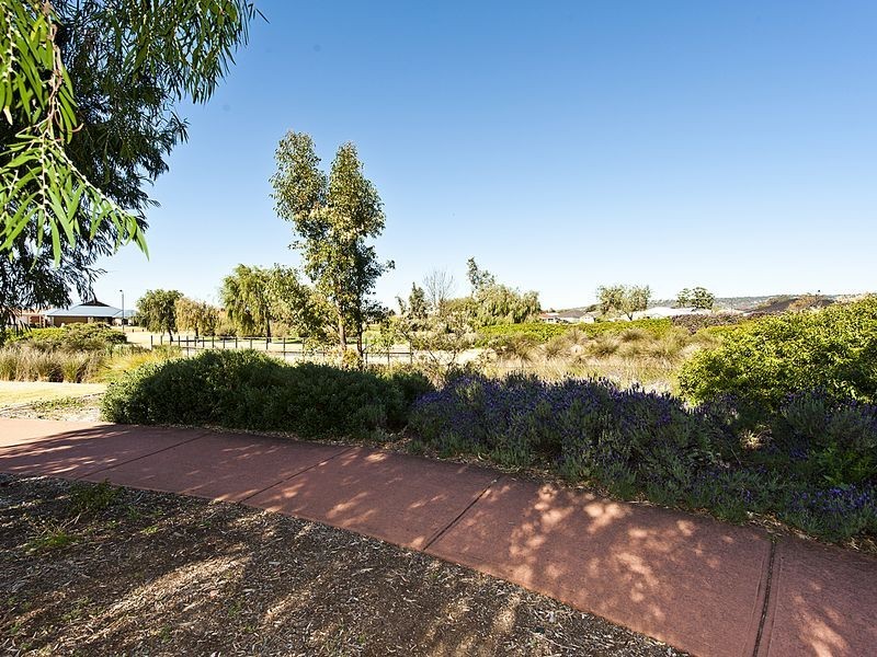 3 Banks Place, High Wycombe WA 6057