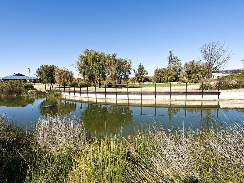 3 Banks Place, High Wycombe WA 6057