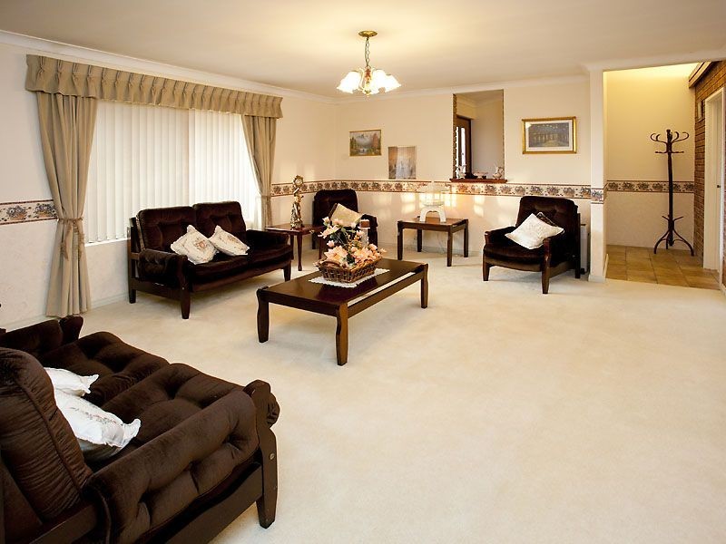 17 Smith Cres, High Wycombe WA 6057