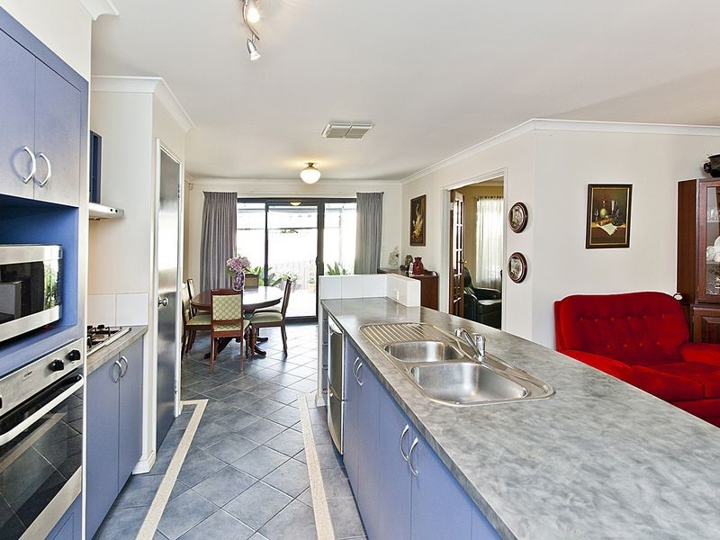 15 Jecks Street, Maida Vale WA 6057