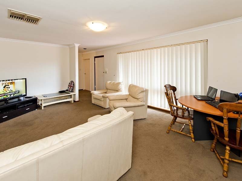 11 Moss Street, Huntingdale WA 6110