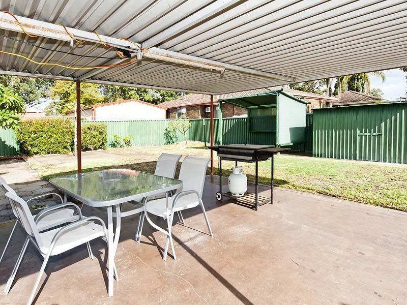 11 Moss Street, Huntingdale WA 6110