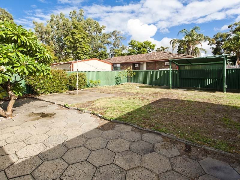 11 Moss Street, Huntingdale WA 6110