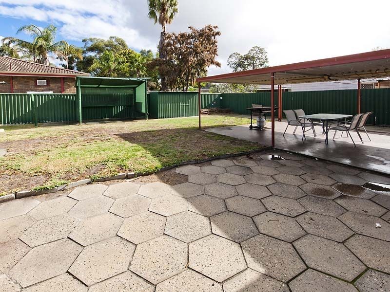 11 Moss Street, Huntingdale WA 6110