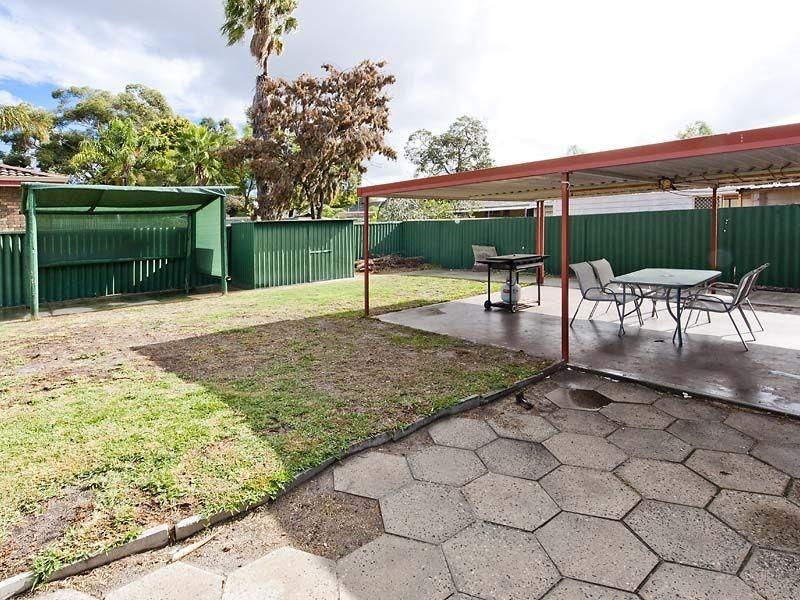 11 Moss Street, Huntingdale WA 6110