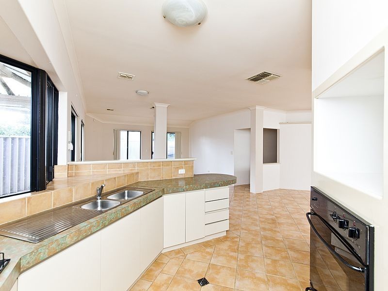 7 Jaeger Court, High Wycombe WA 6057
