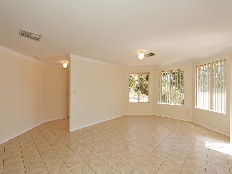 88 Lambertia Crescent, High Wycombe WA 6057