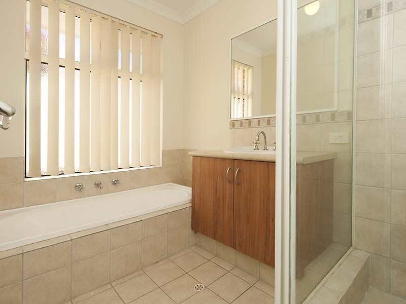 88 Lambertia Crescent, High Wycombe WA 6057