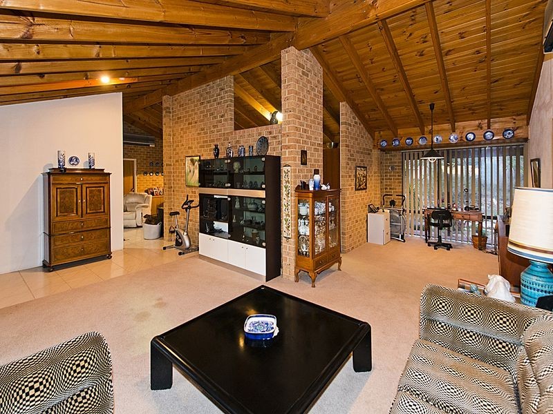 305 Holmes Road, Forrestfield WA 6058