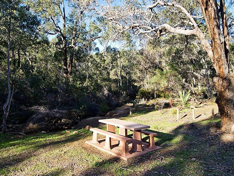 305 Holmes Road, Forrestfield WA 6058