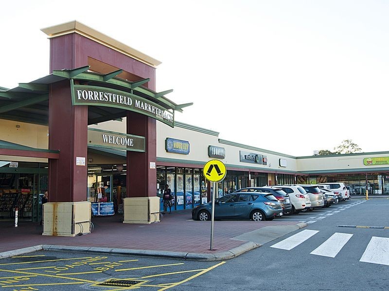 305 Holmes Road, Forrestfield WA 6058