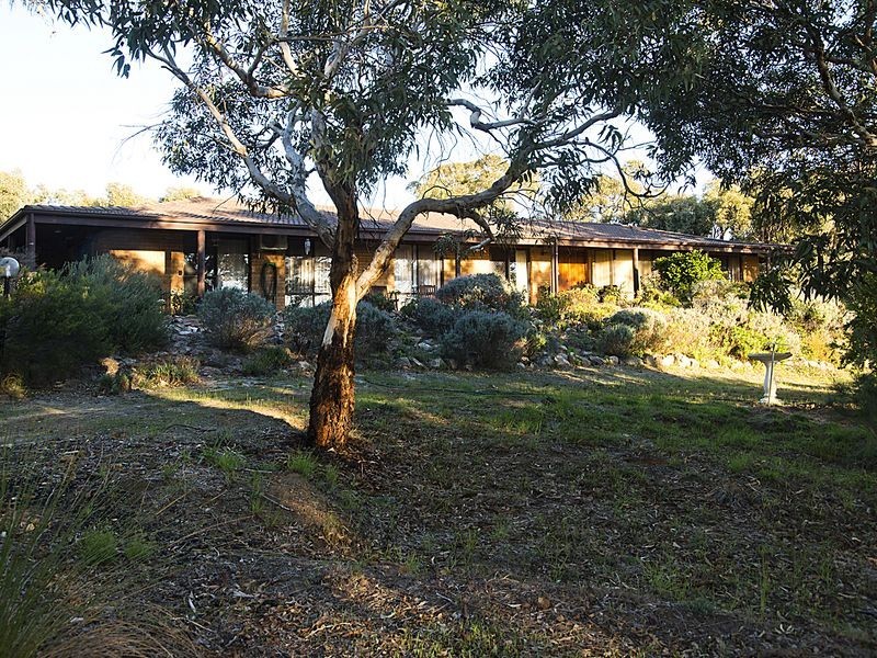 305 Holmes Road, Forrestfield WA 6058