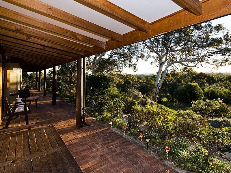 305 Holmes Road, Forrestfield WA 6058