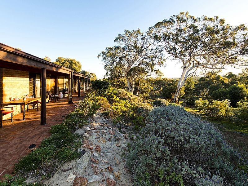 305 Holmes Road, Forrestfield WA 6058