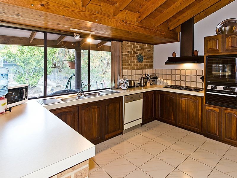 305 Holmes Road, Forrestfield WA 6058