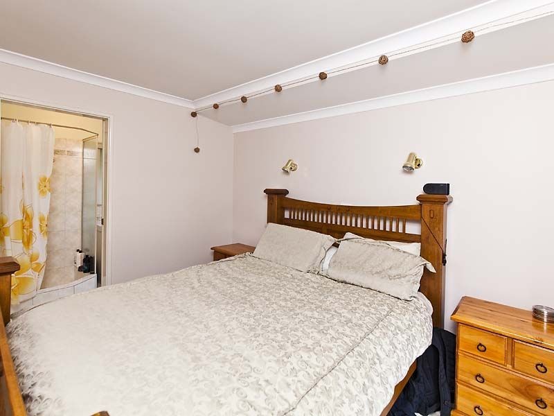 5 Acorn Close, Forrestfield WA 6058