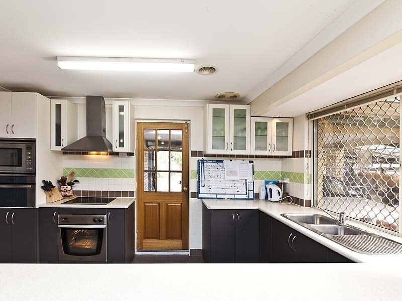 5 Acorn Close, Forrestfield WA 6058