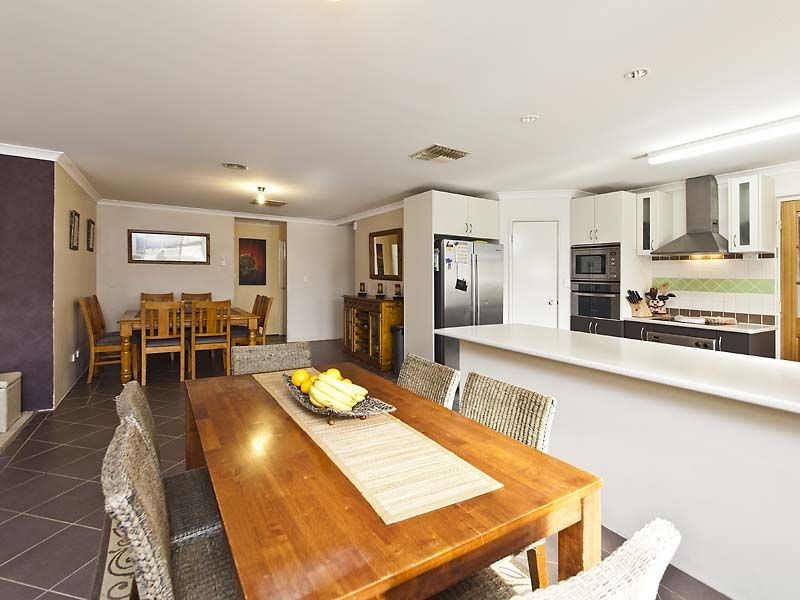 5 Acorn Close, Forrestfield WA 6058