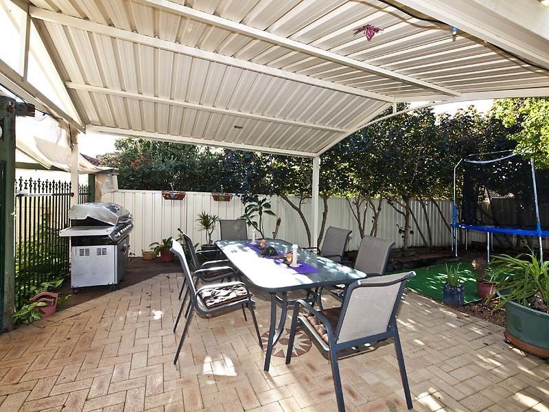 5 Acorn Close, Forrestfield WA 6058