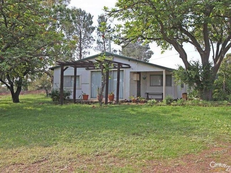 214 Holmes Road, Forrestfield WA 6058