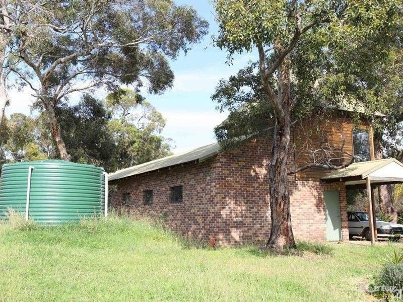 214 Holmes Road, Forrestfield WA 6058