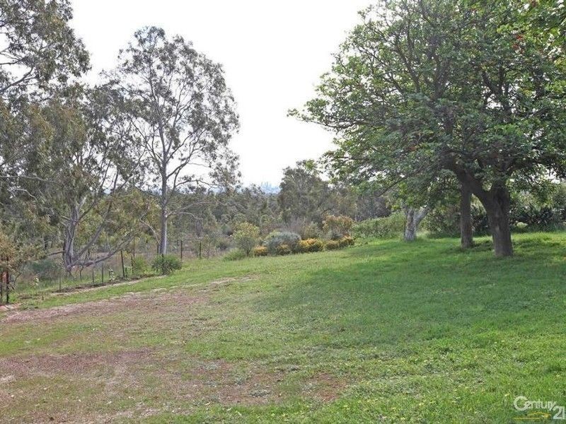 214 Holmes Road, Forrestfield WA 6058