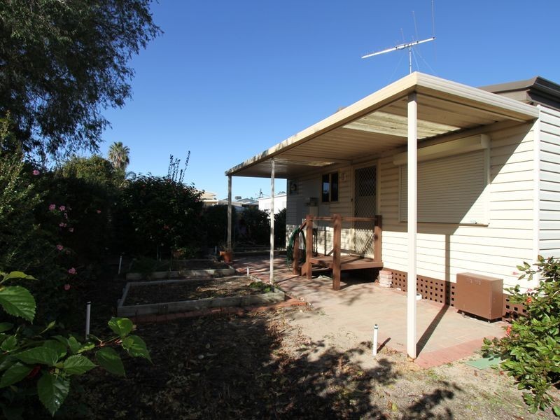 18/186 Hale Road, Forrestfield WA 6058