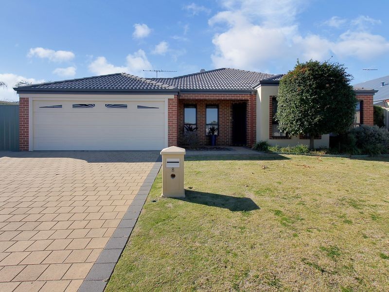 8 Plum Way, Forrestfield WA 6058