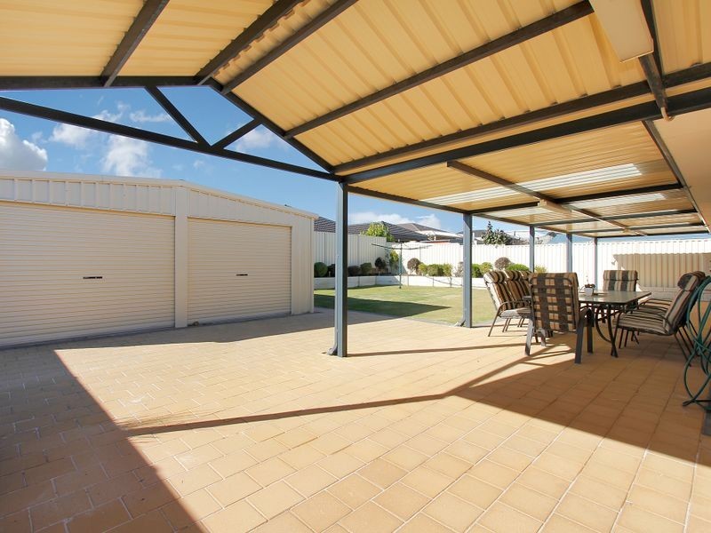 8 Plum Way, Forrestfield WA 6058