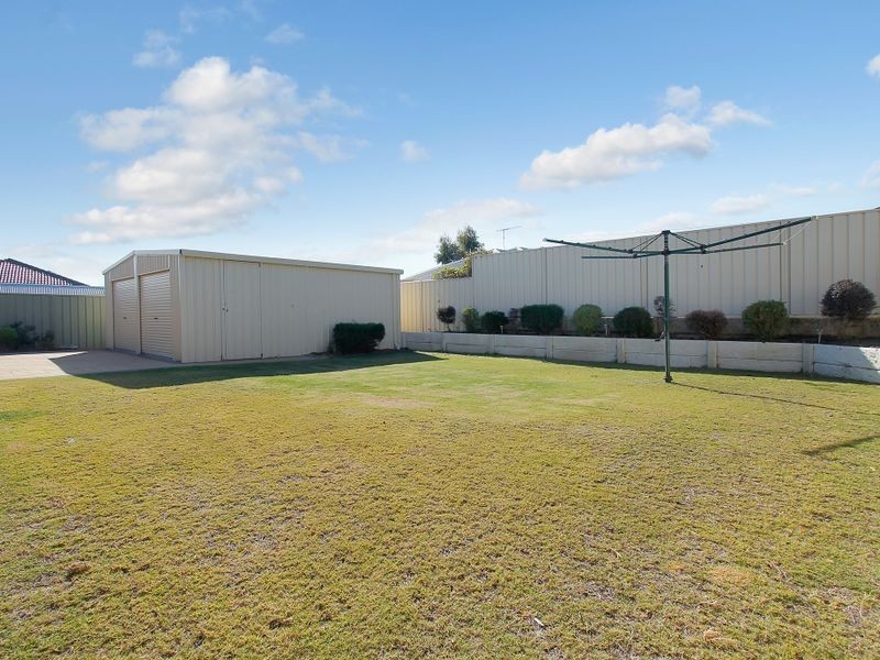 8 Plum Way, Forrestfield WA 6058