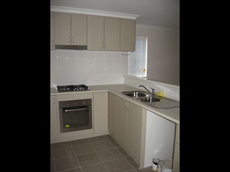 3 / 16 Larwood Crescent, High Wycombe WA 6057