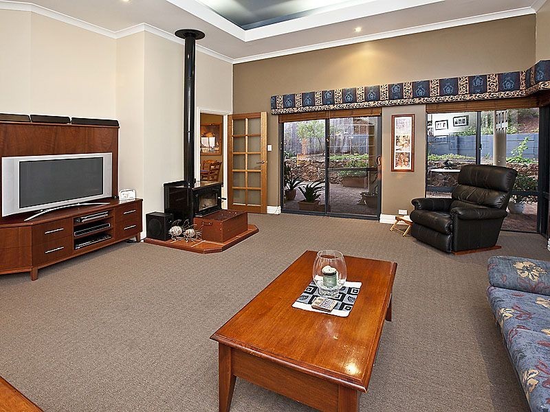 40 Gooseberry Hill Road, Gooseberry Hill WA 6076