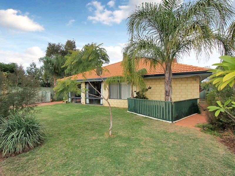 79 Fruit Tree Crescent, Forrestfield WA 6058
