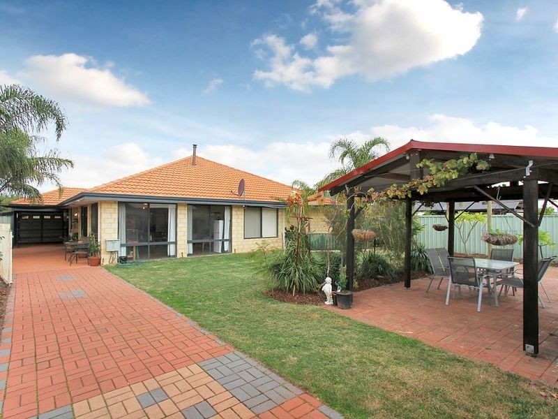 79 Fruit Tree Crescent, Forrestfield WA 6058