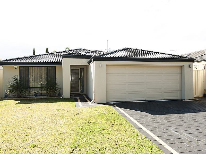 25 Lovett Drive, Forrestfield WA 6058