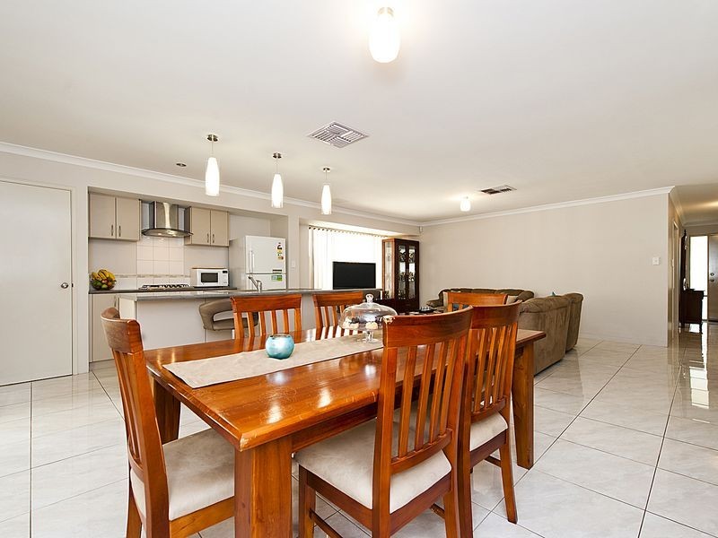 25 Lovett Drive, Forrestfield WA 6058