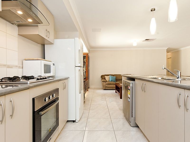 25 Lovett Drive, Forrestfield WA 6058