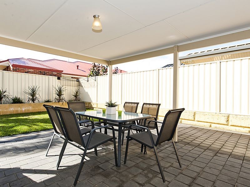25 Lovett Drive, Forrestfield WA 6058